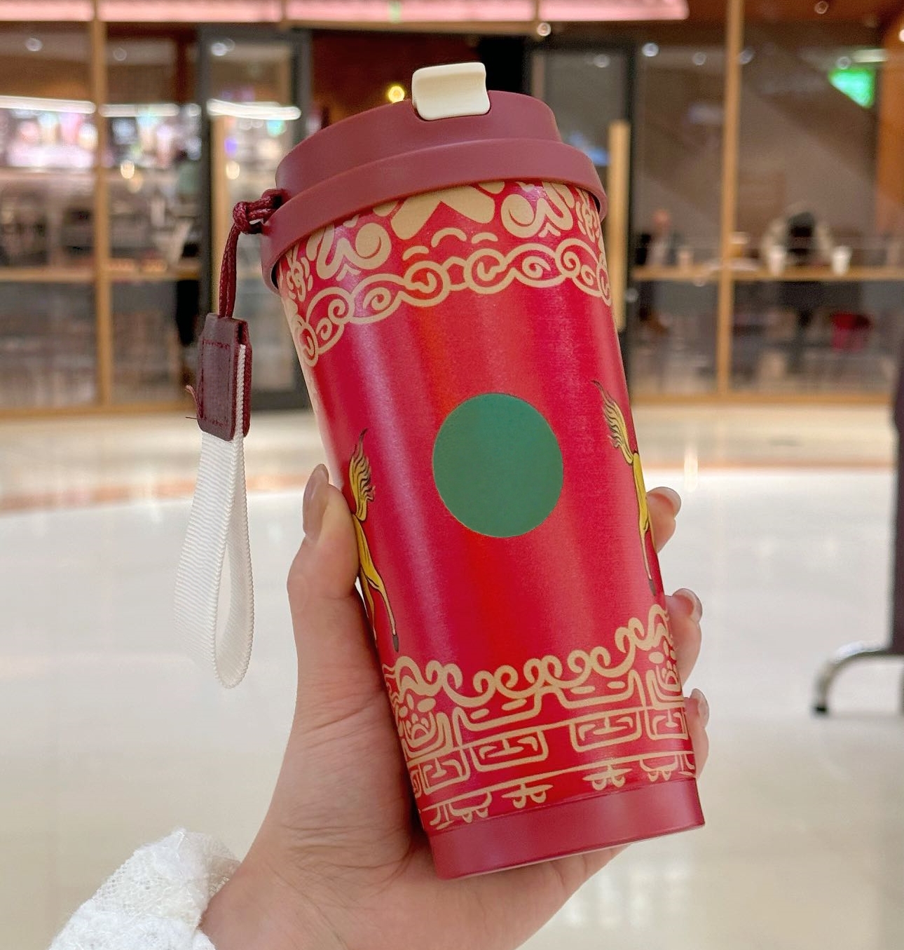 1.红色