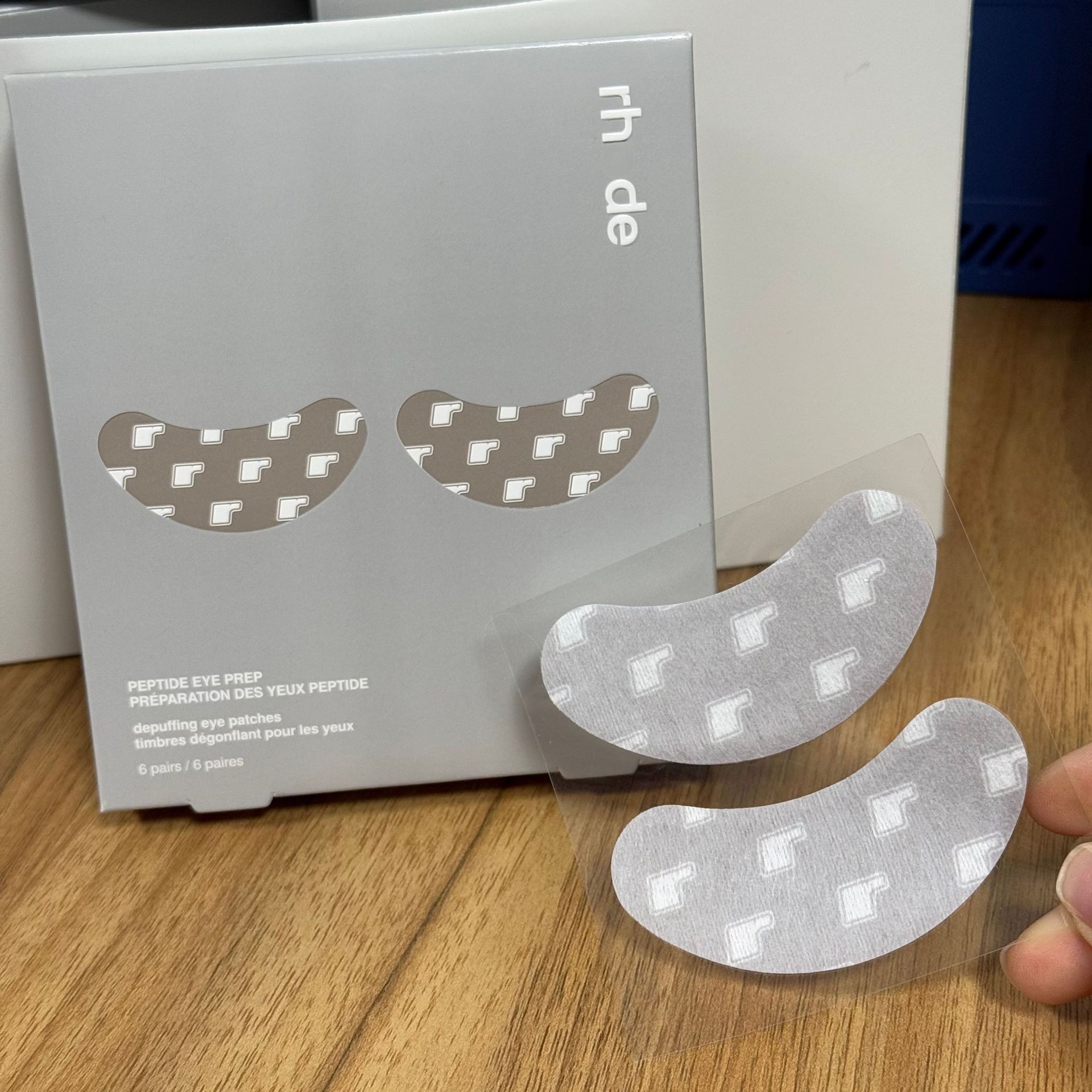 眼膜r logo 副本